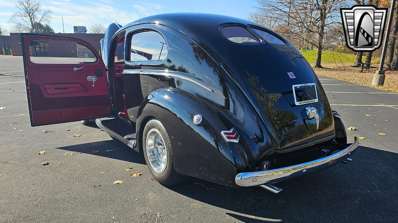 1940 Ford Tudor 74
