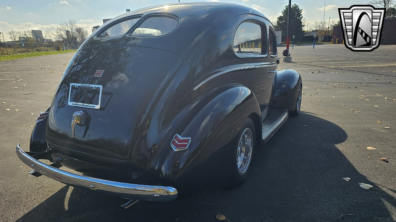 1940 Ford Tudor 33