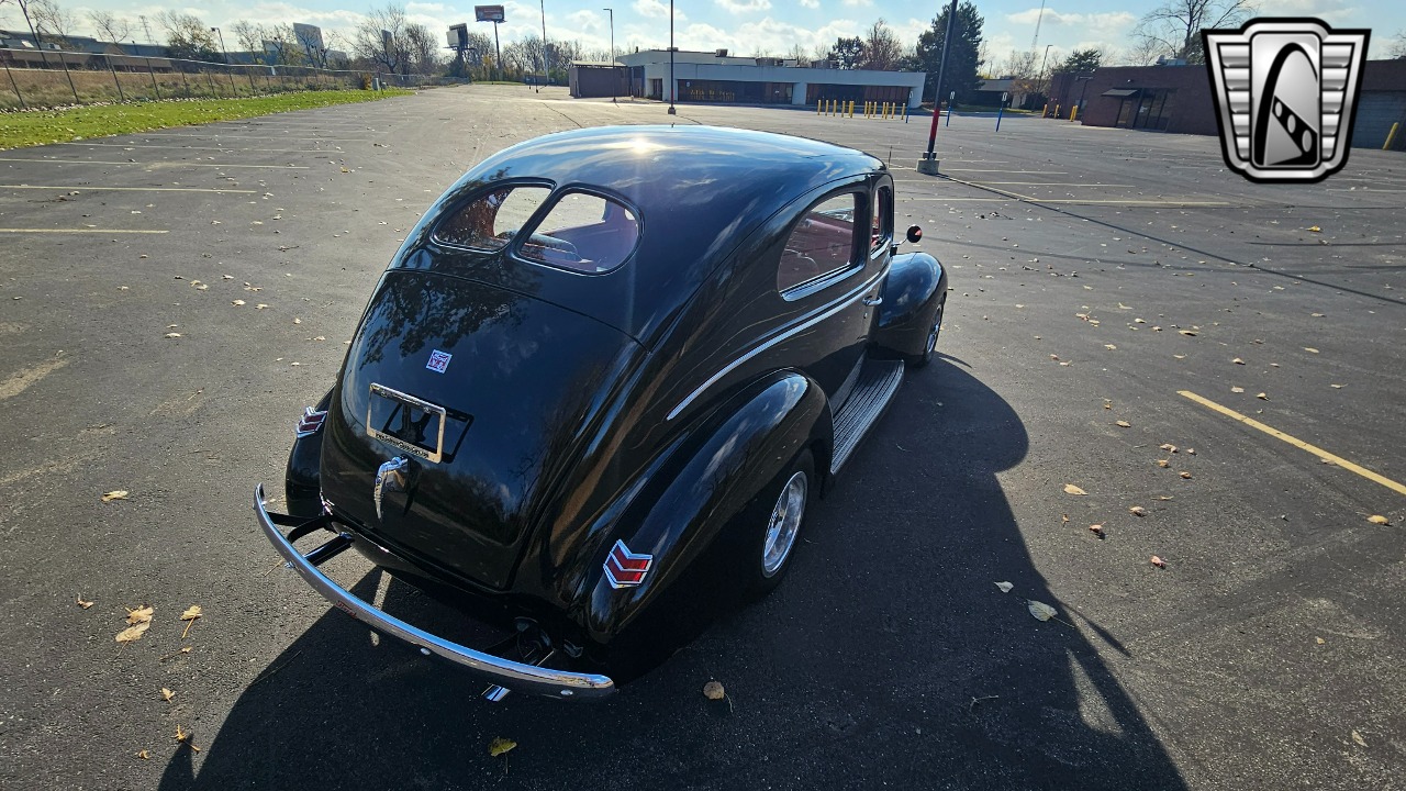 1940 Ford Tudor 34