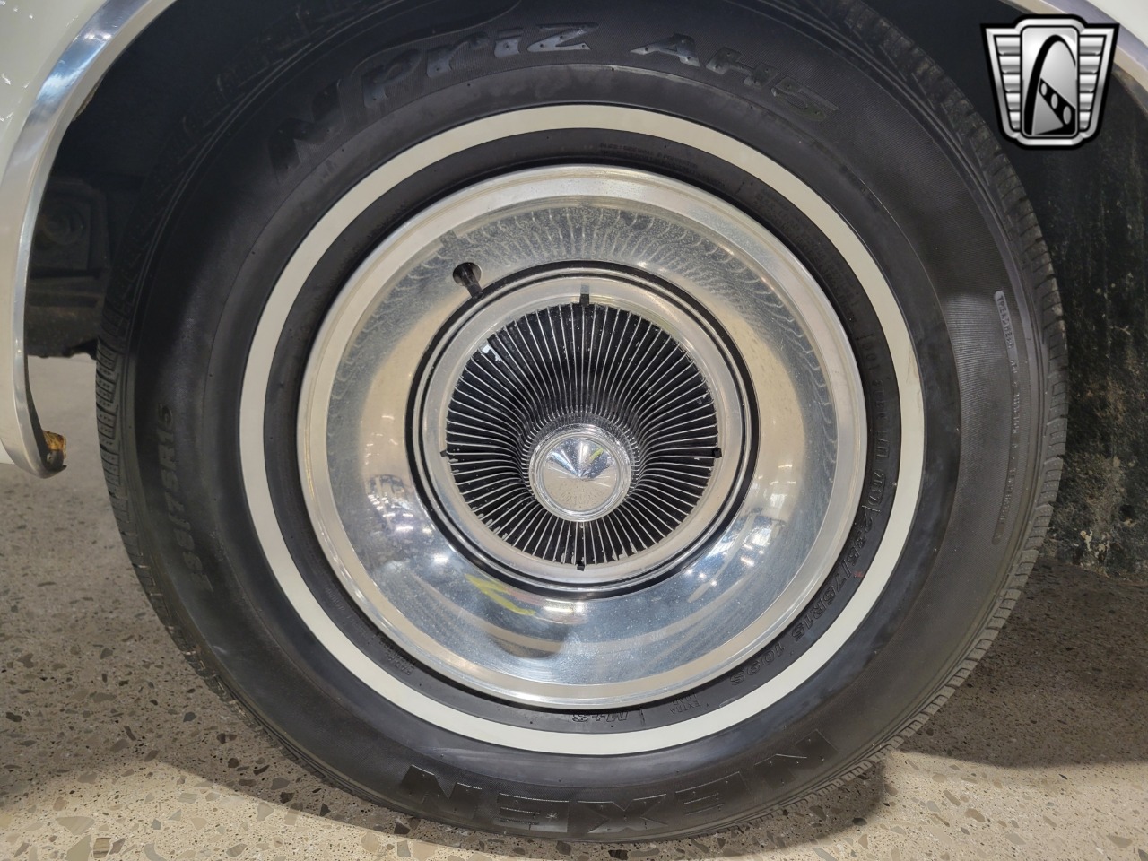 1965 Chrysler New Yorker 23