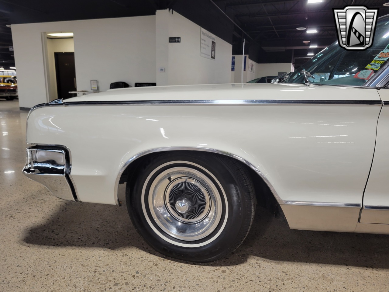 1965 Chrysler New Yorker 36