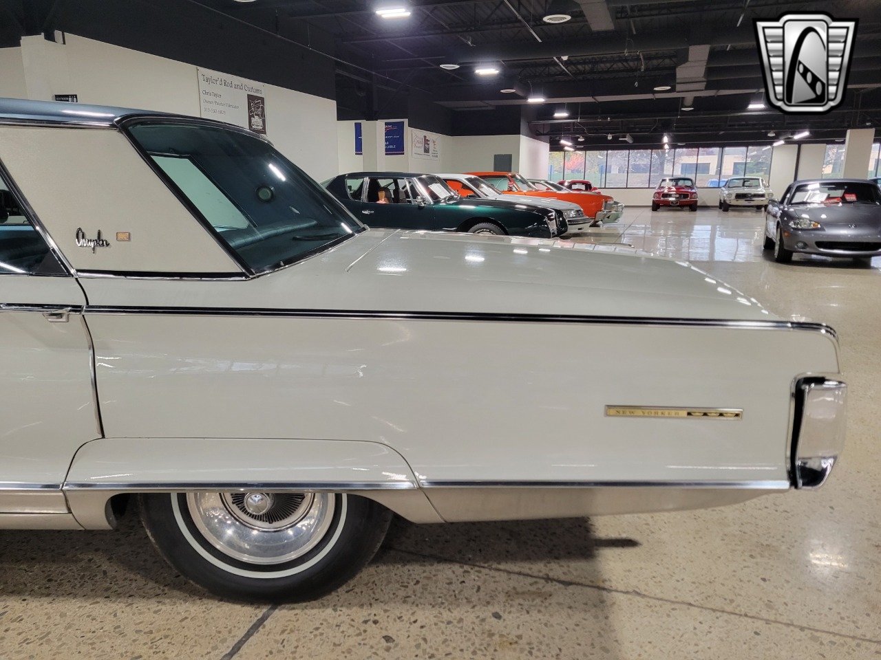 1965 Chrysler New Yorker 38