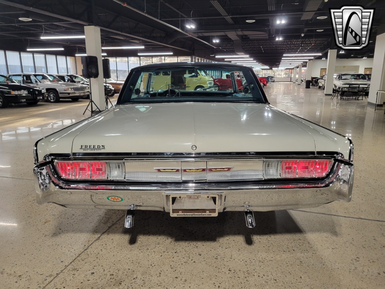 1965 Chrysler New Yorker 42