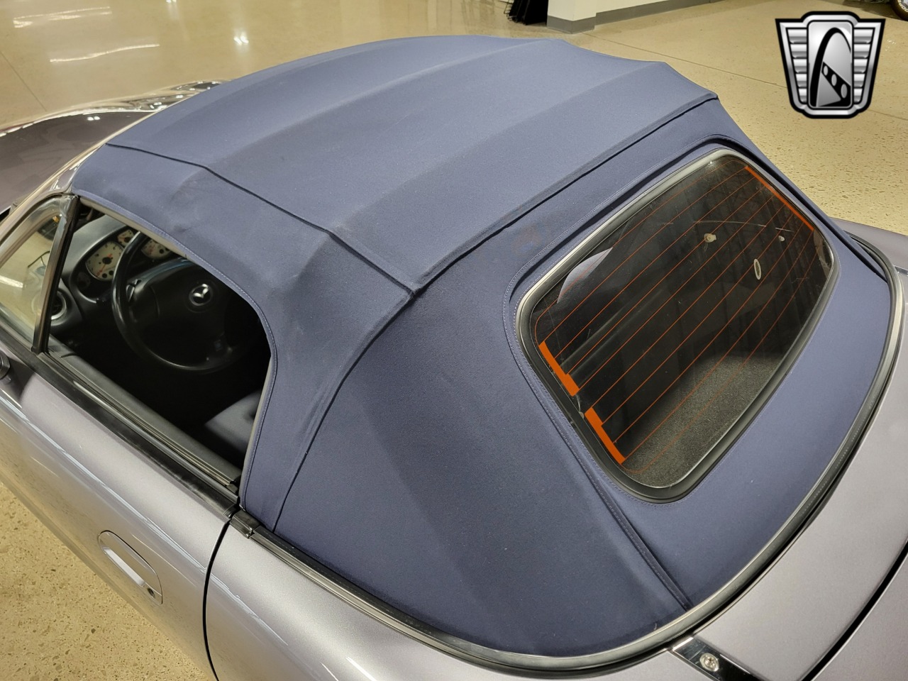 2003 Mazda MX-5 Miata 7