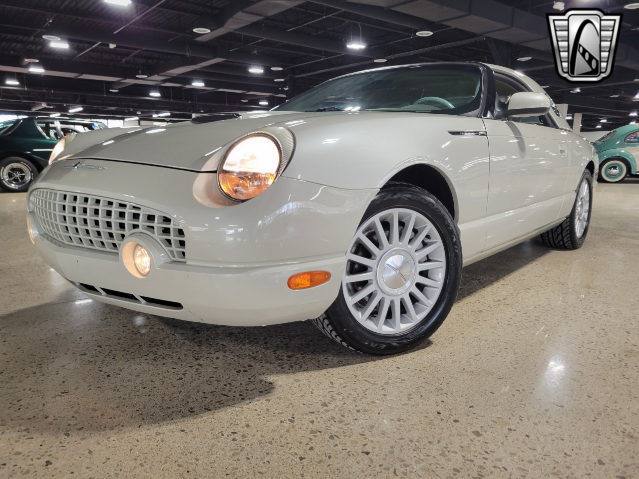 2005 Ford Thunderbird 31