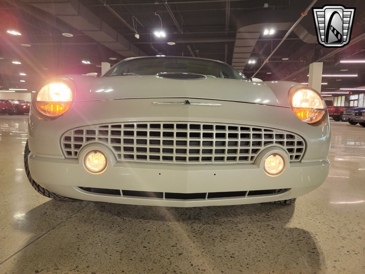 2005 Ford Thunderbird 4