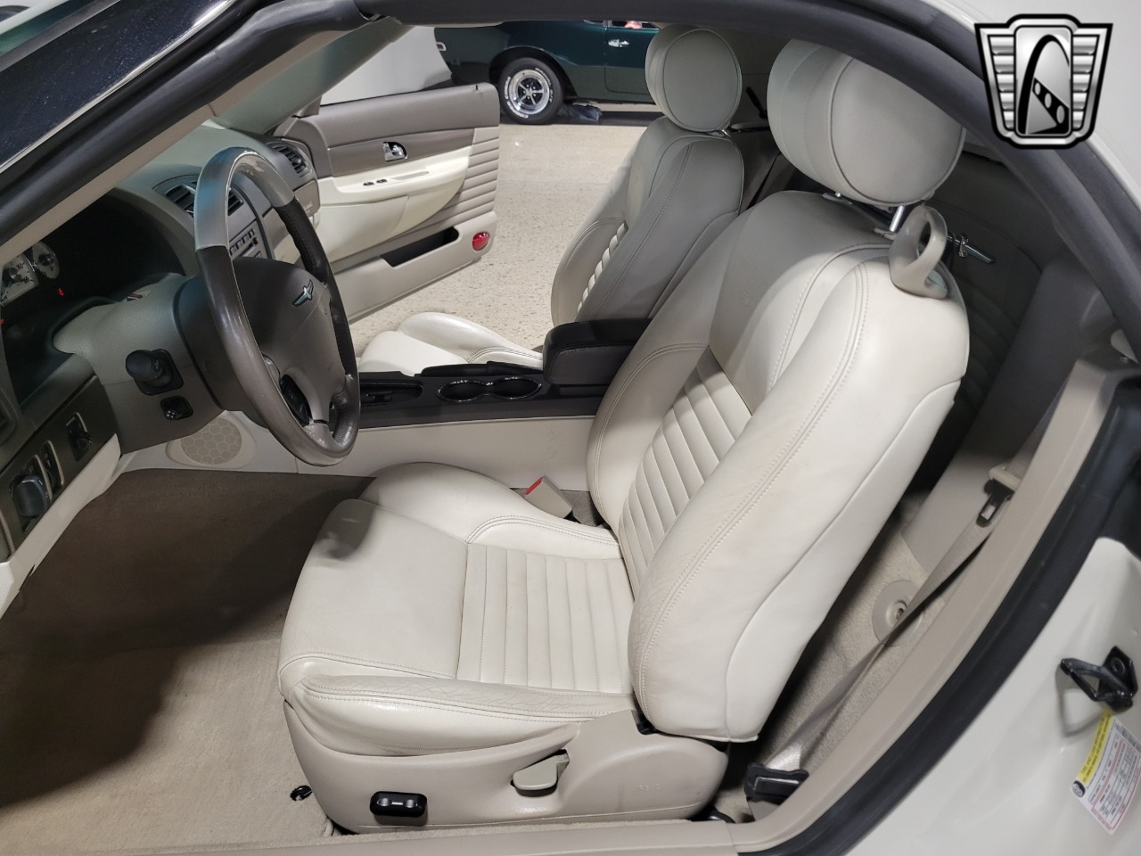 2005 Ford Thunderbird 18