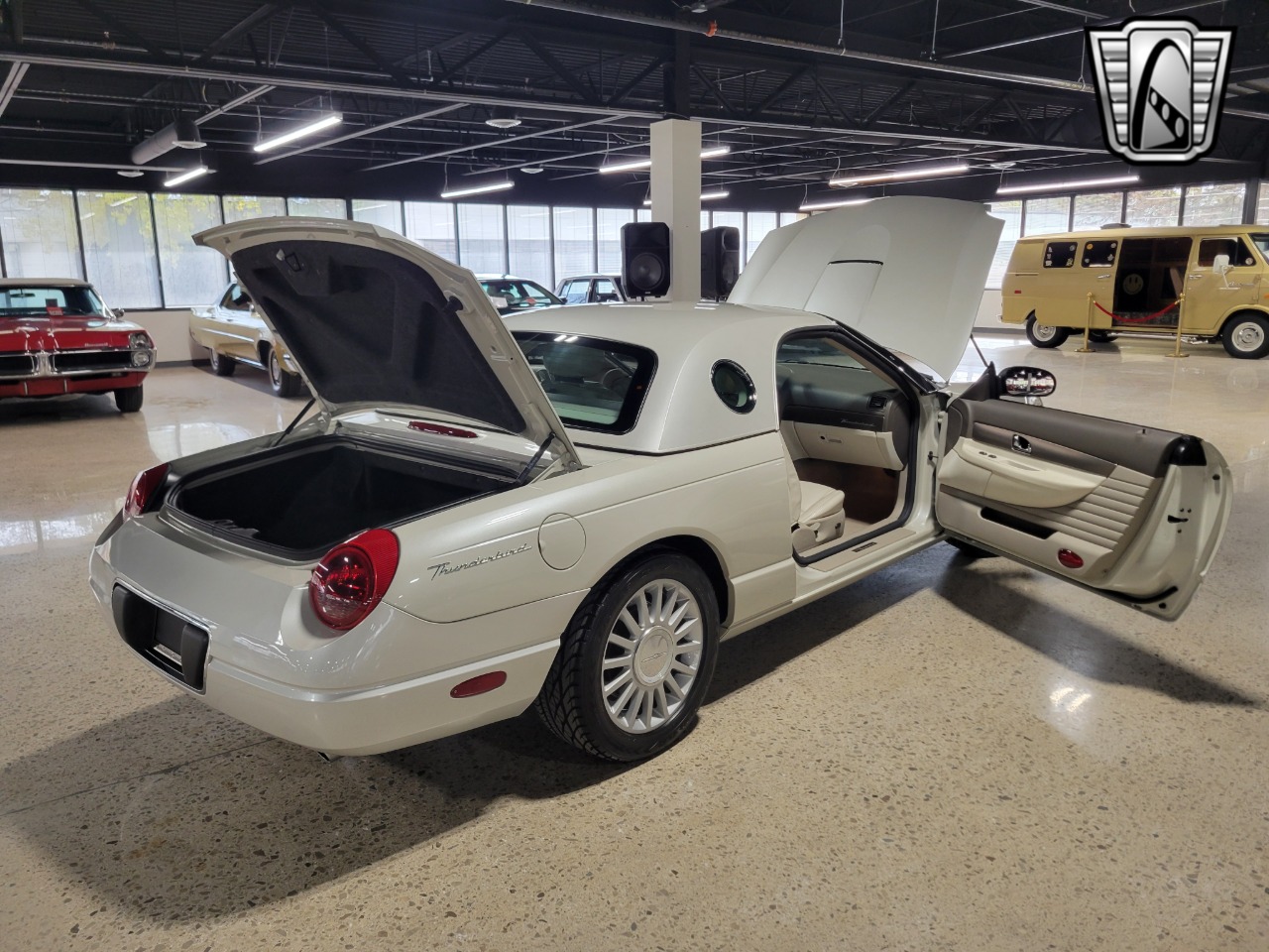 2005 Ford Thunderbird 13