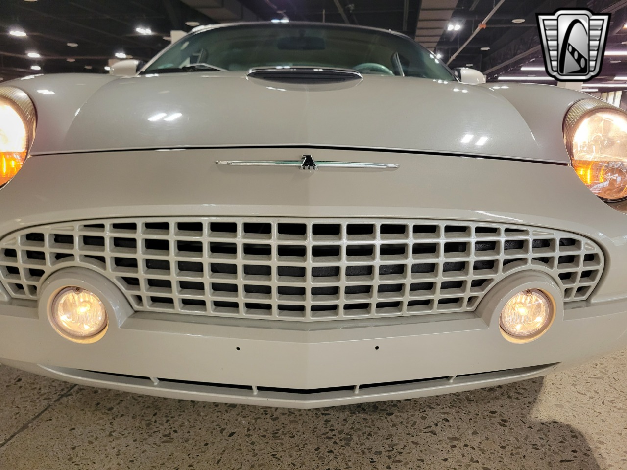 2005 Ford Thunderbird 5