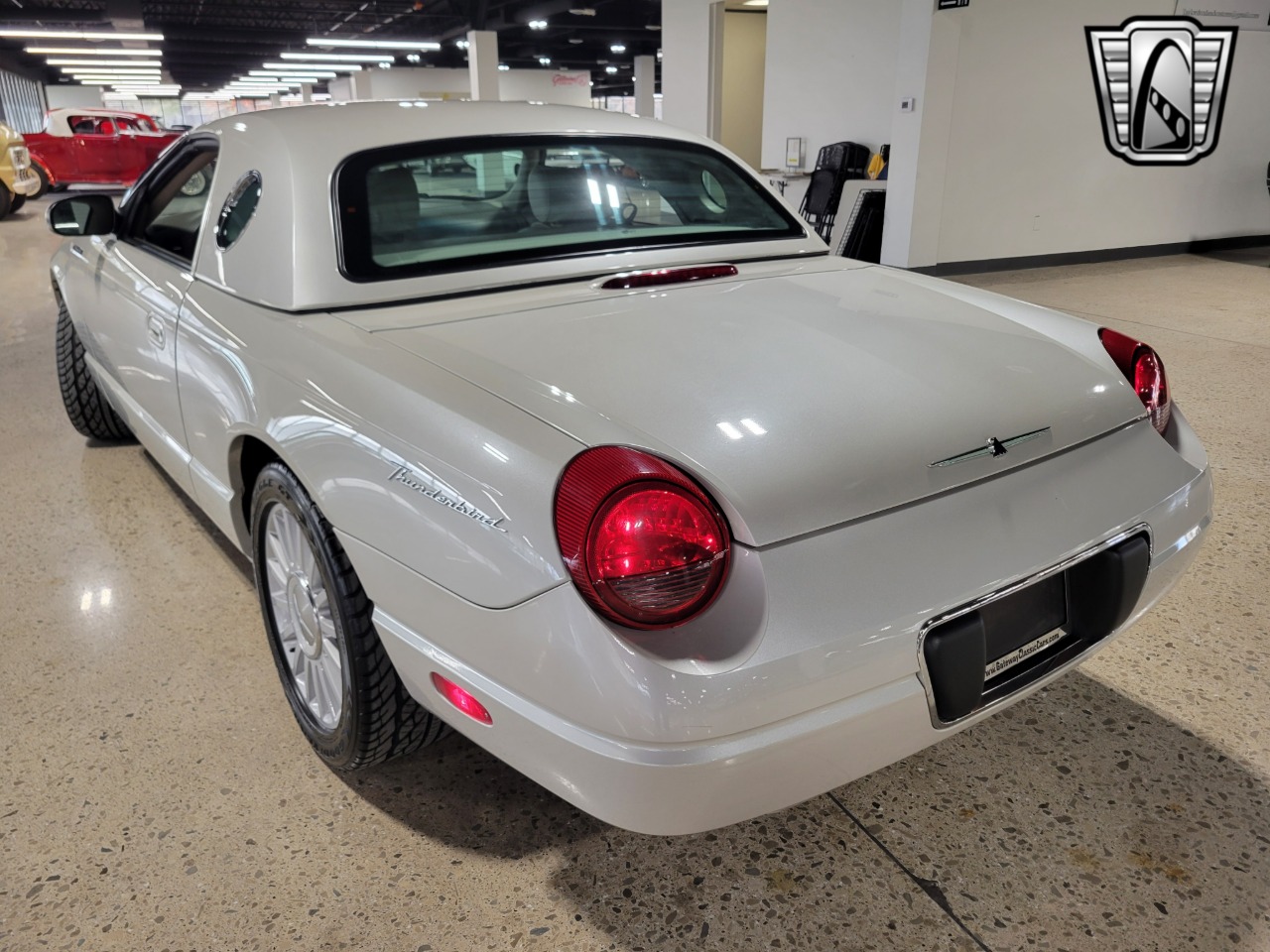 2005 Ford Thunderbird 40