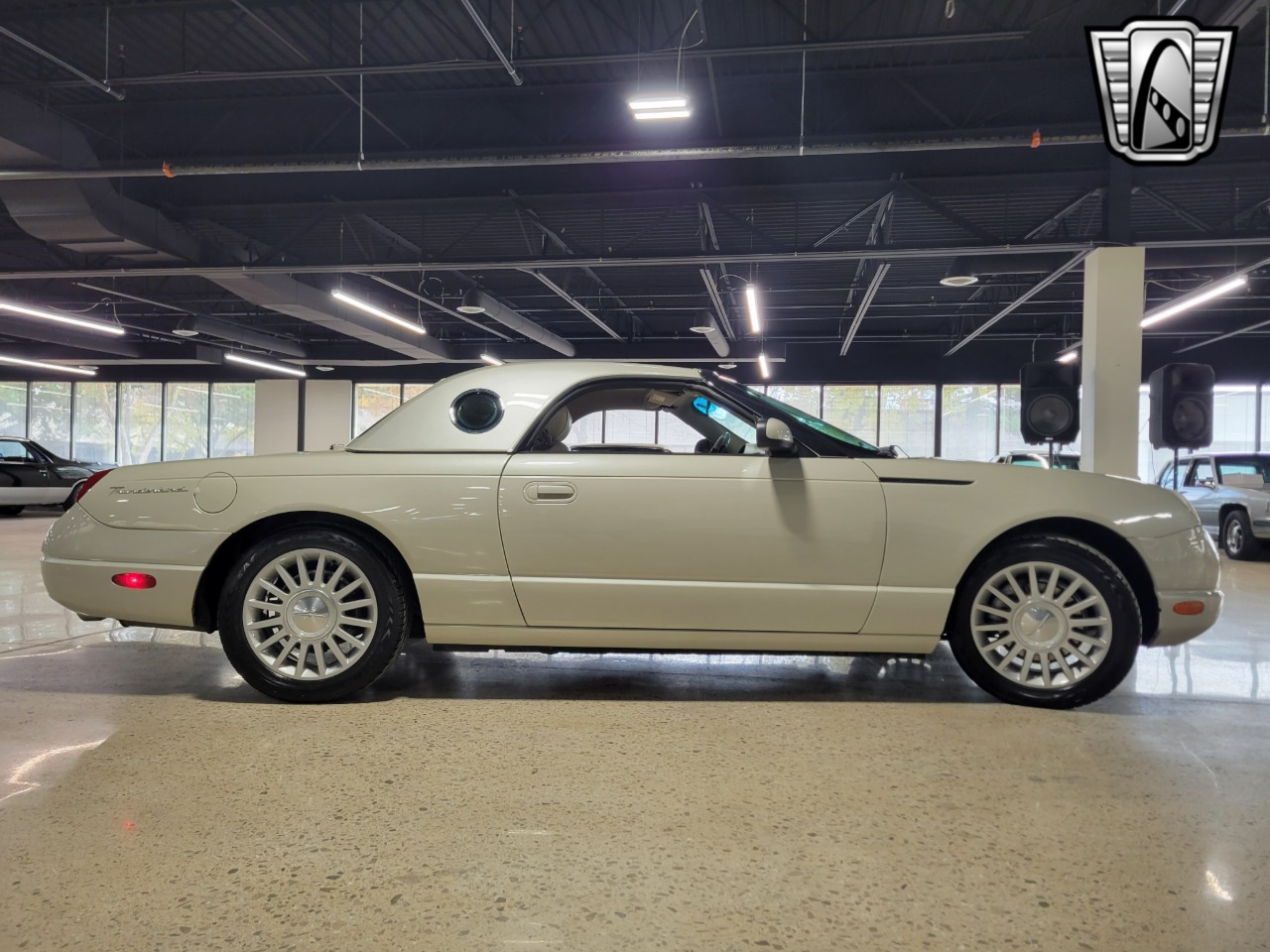 2005 Ford Thunderbird 47
