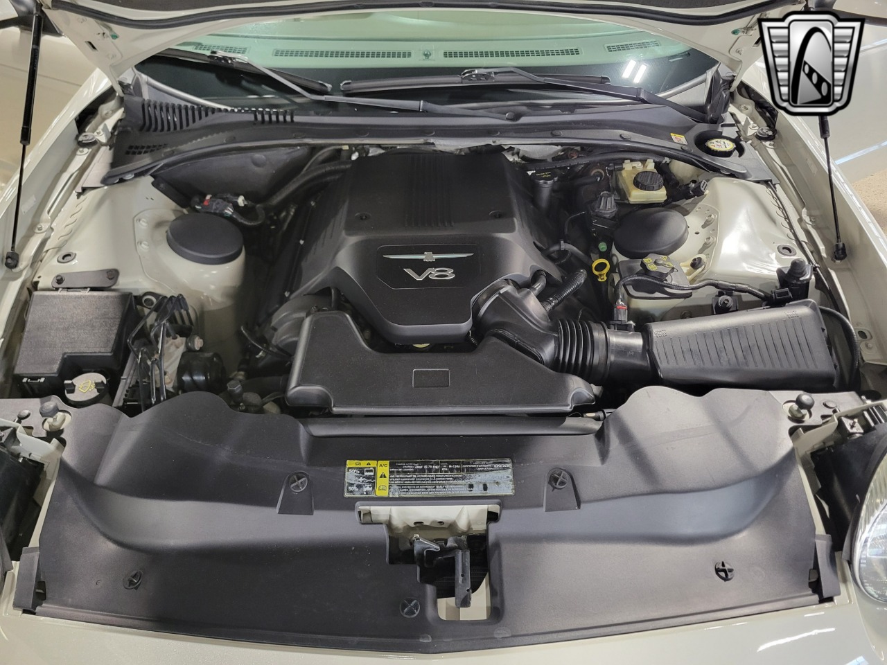 2005 Ford Thunderbird 14