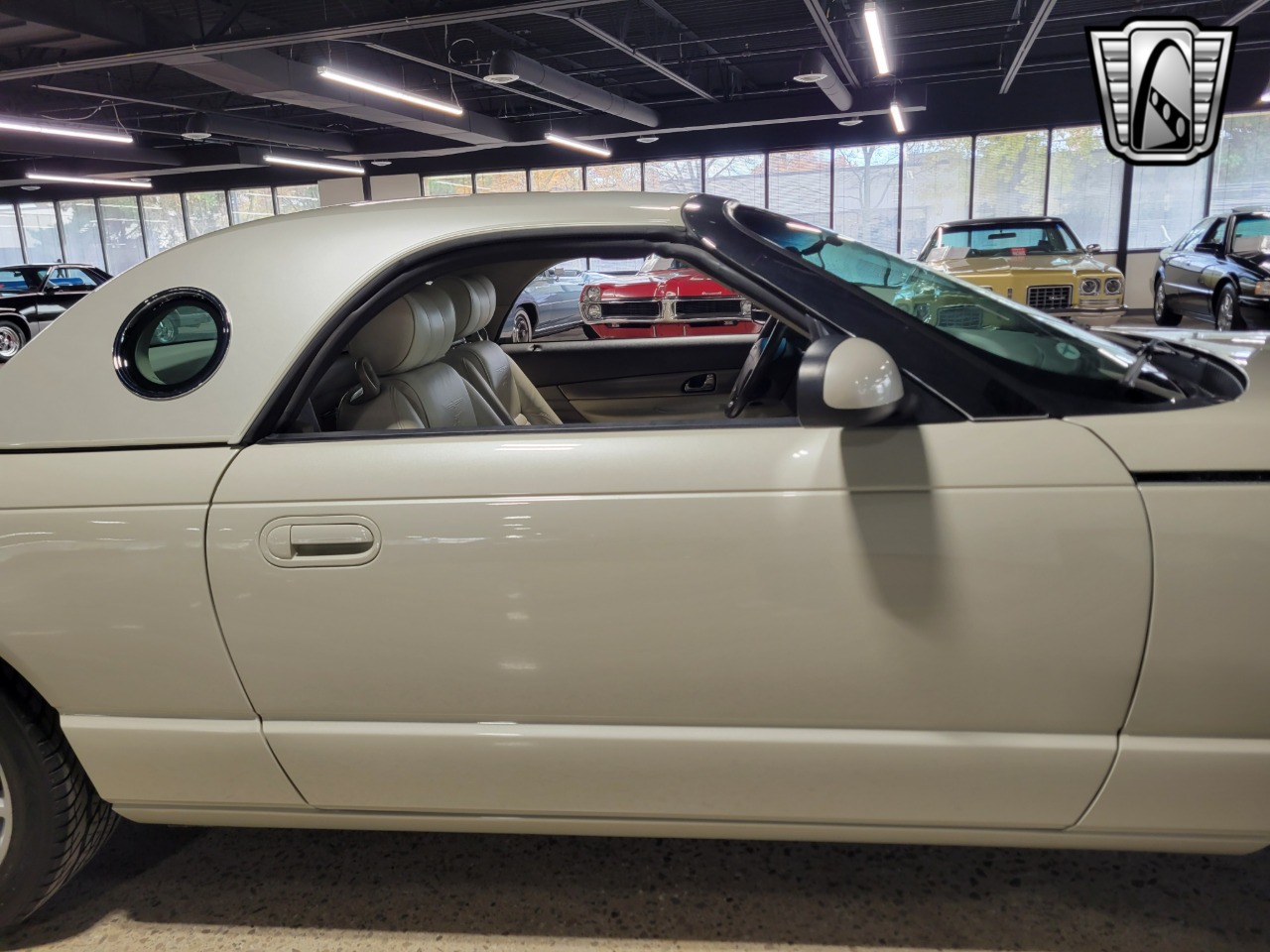 2005 Ford Thunderbird 51