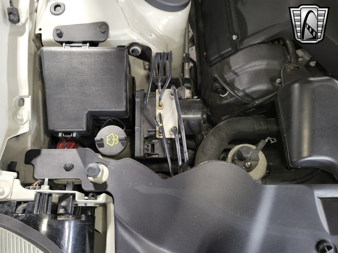 2005 Ford Thunderbird 16