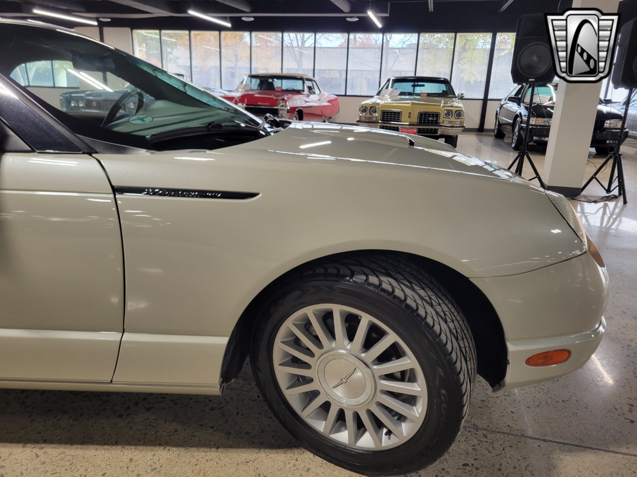 2005 Ford Thunderbird 52