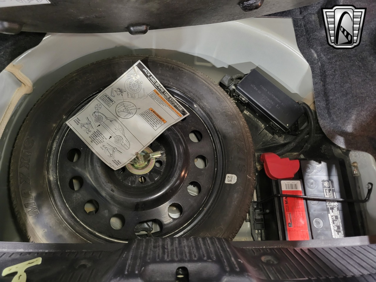 2005 Ford Thunderbird 23