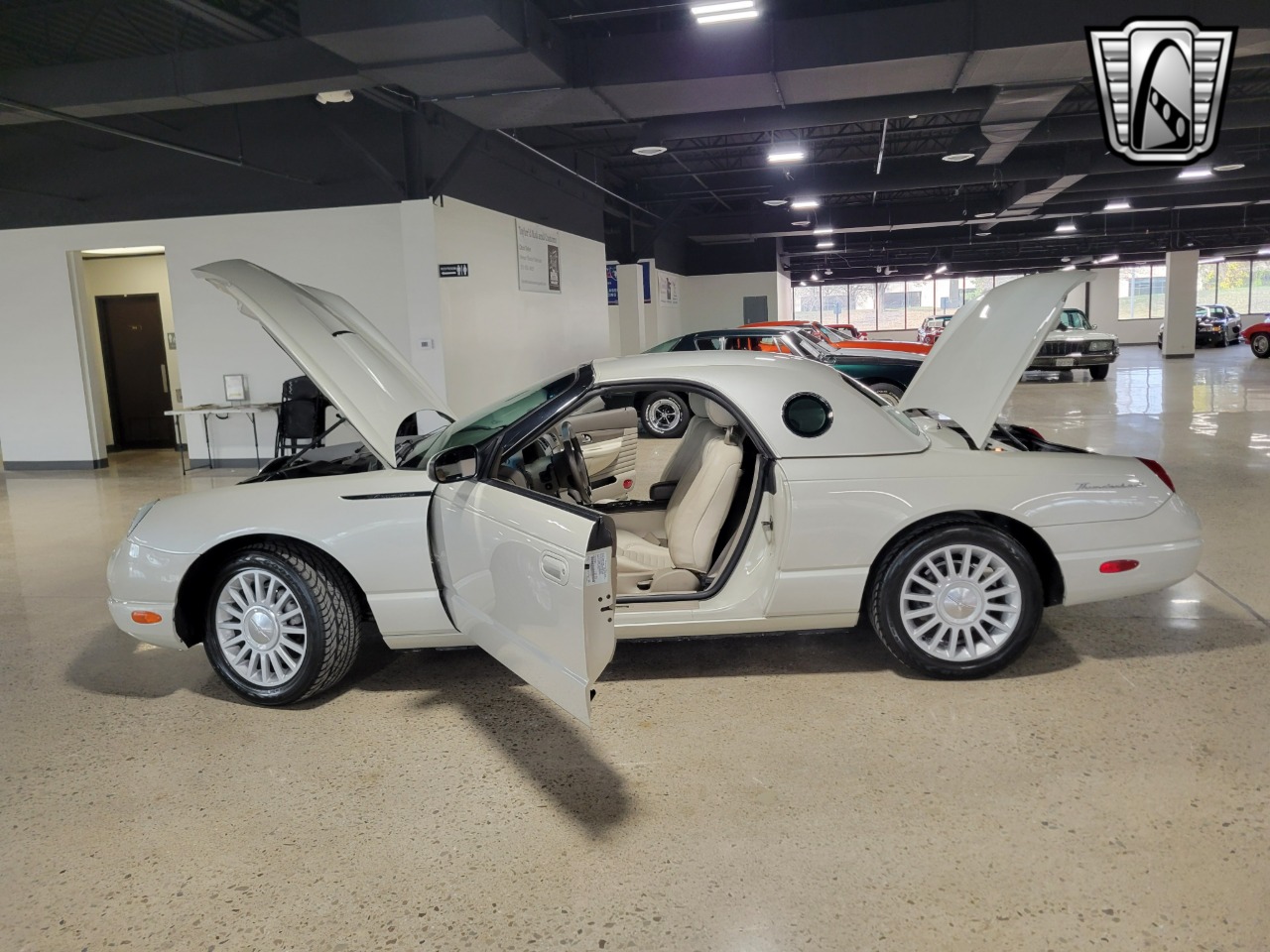 2005 Ford Thunderbird 96