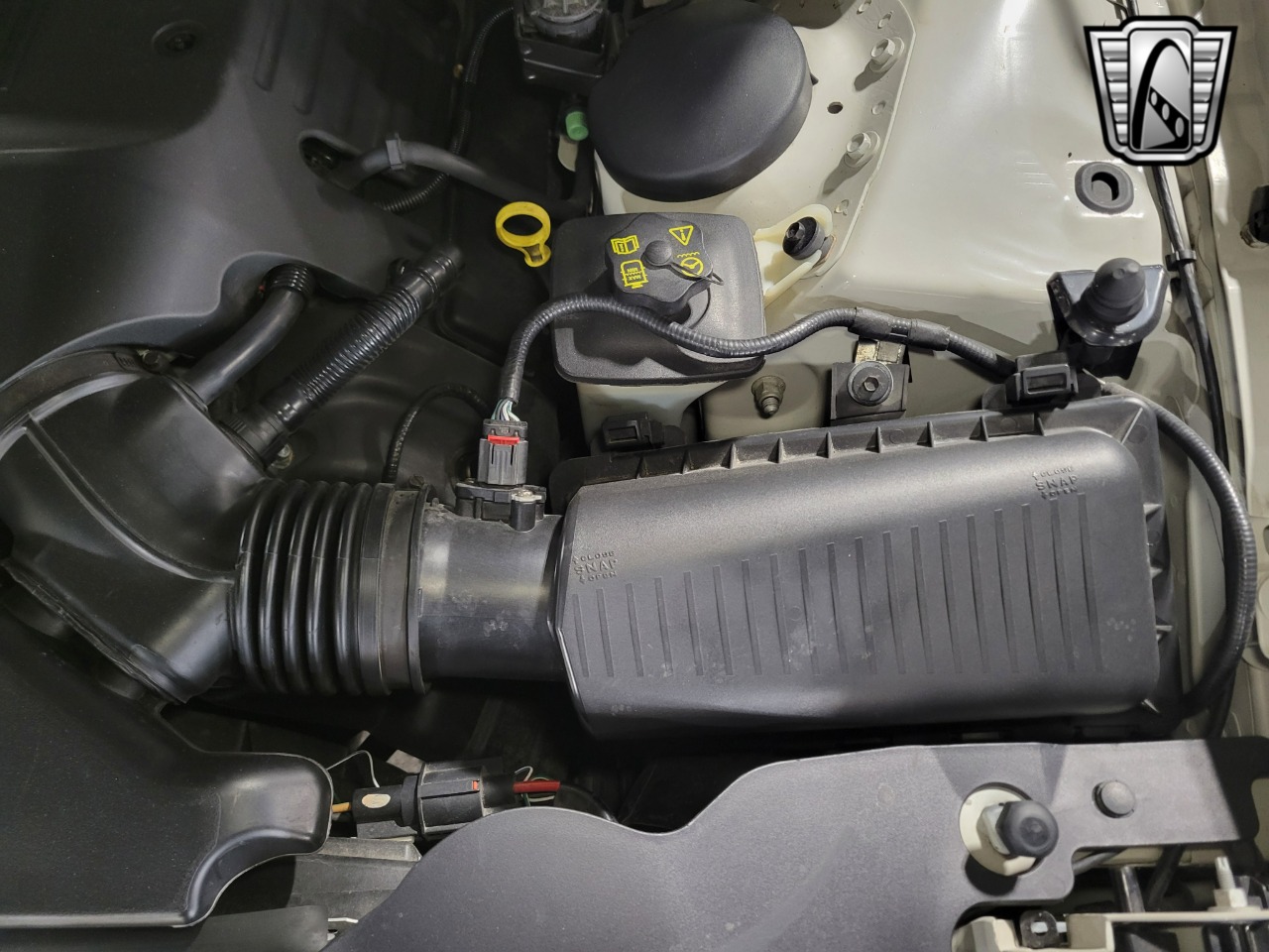 2005 Ford Thunderbird 17