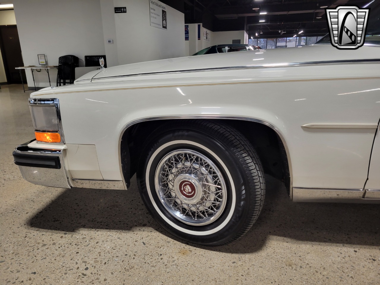 1988 Cadillac Brougham 32