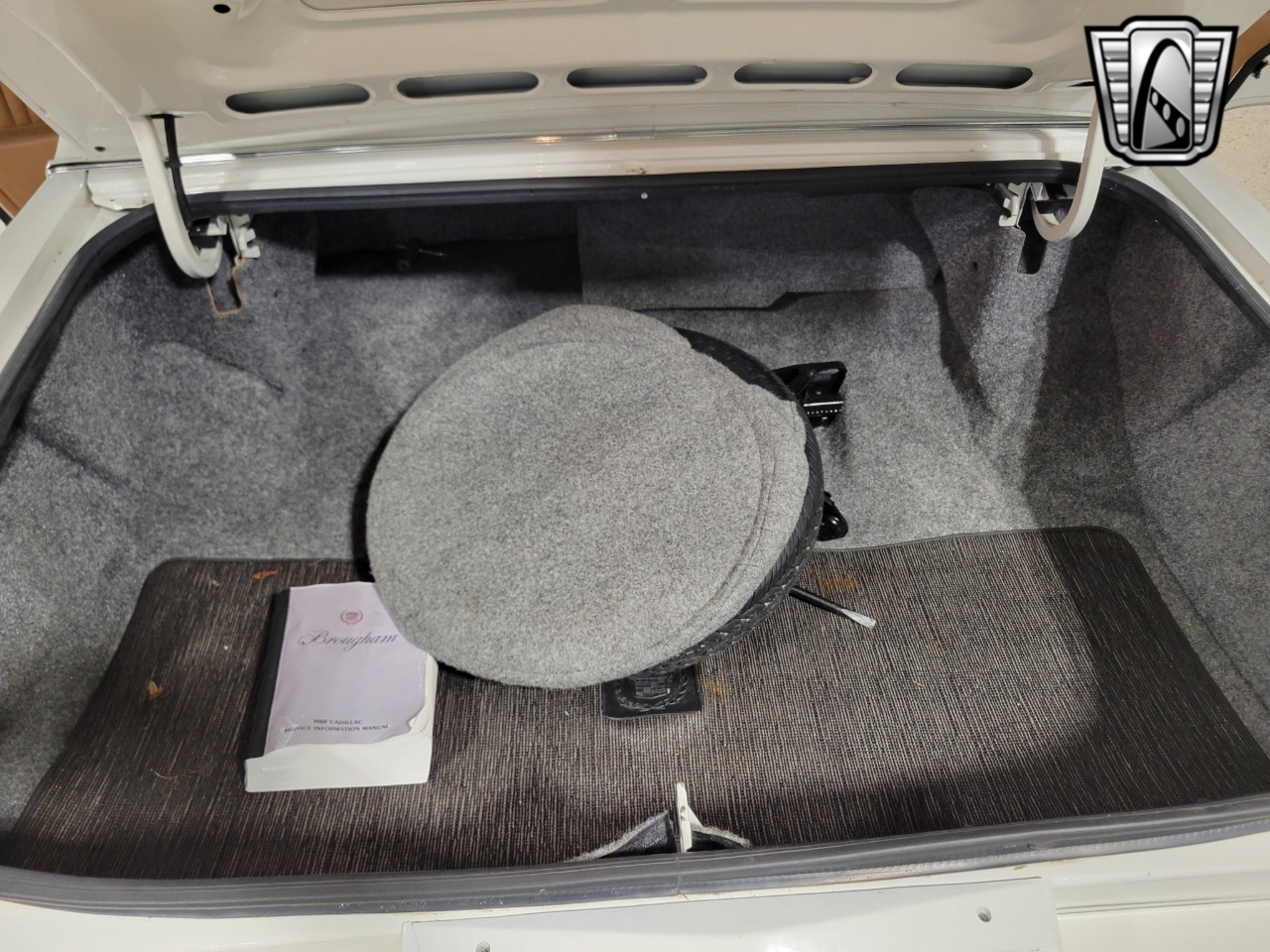 1988 Cadillac Brougham 23