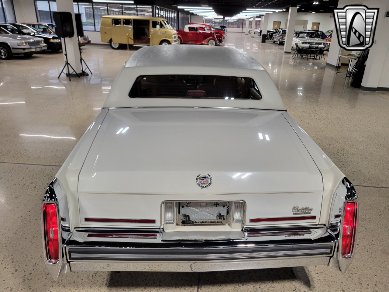 1988 Cadillac Brougham 39