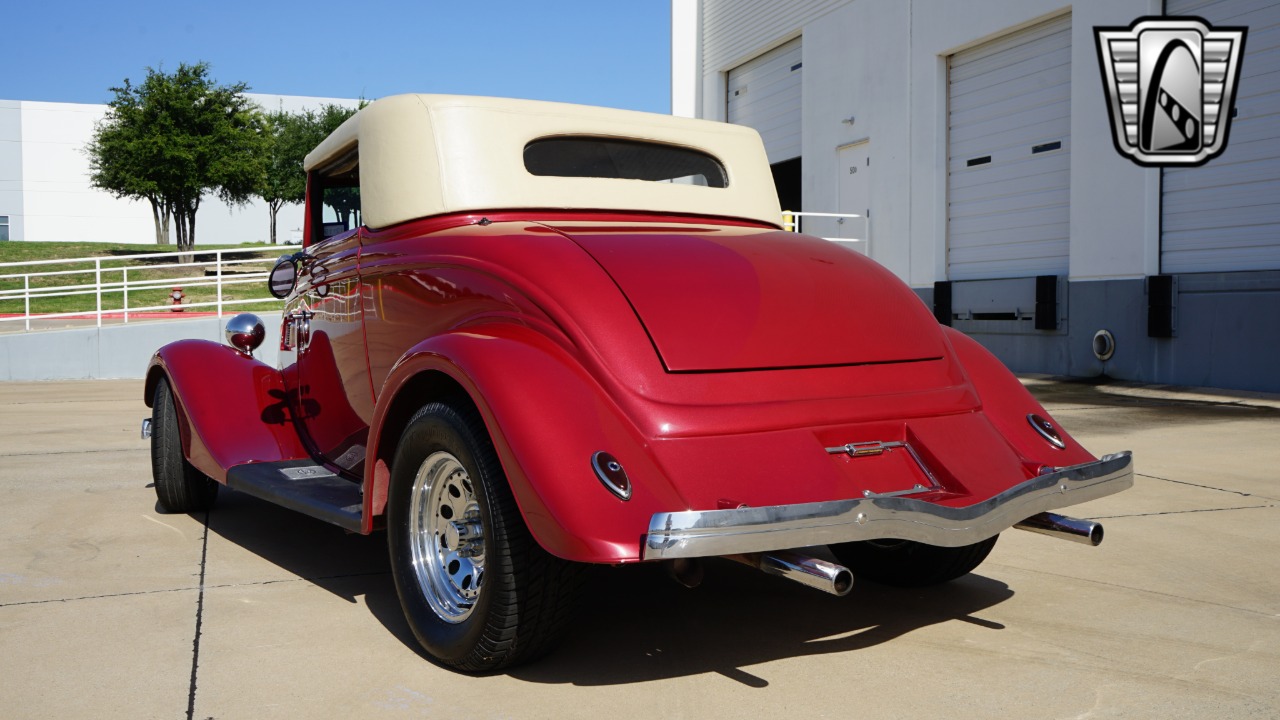 1934 Ford Coupe 29