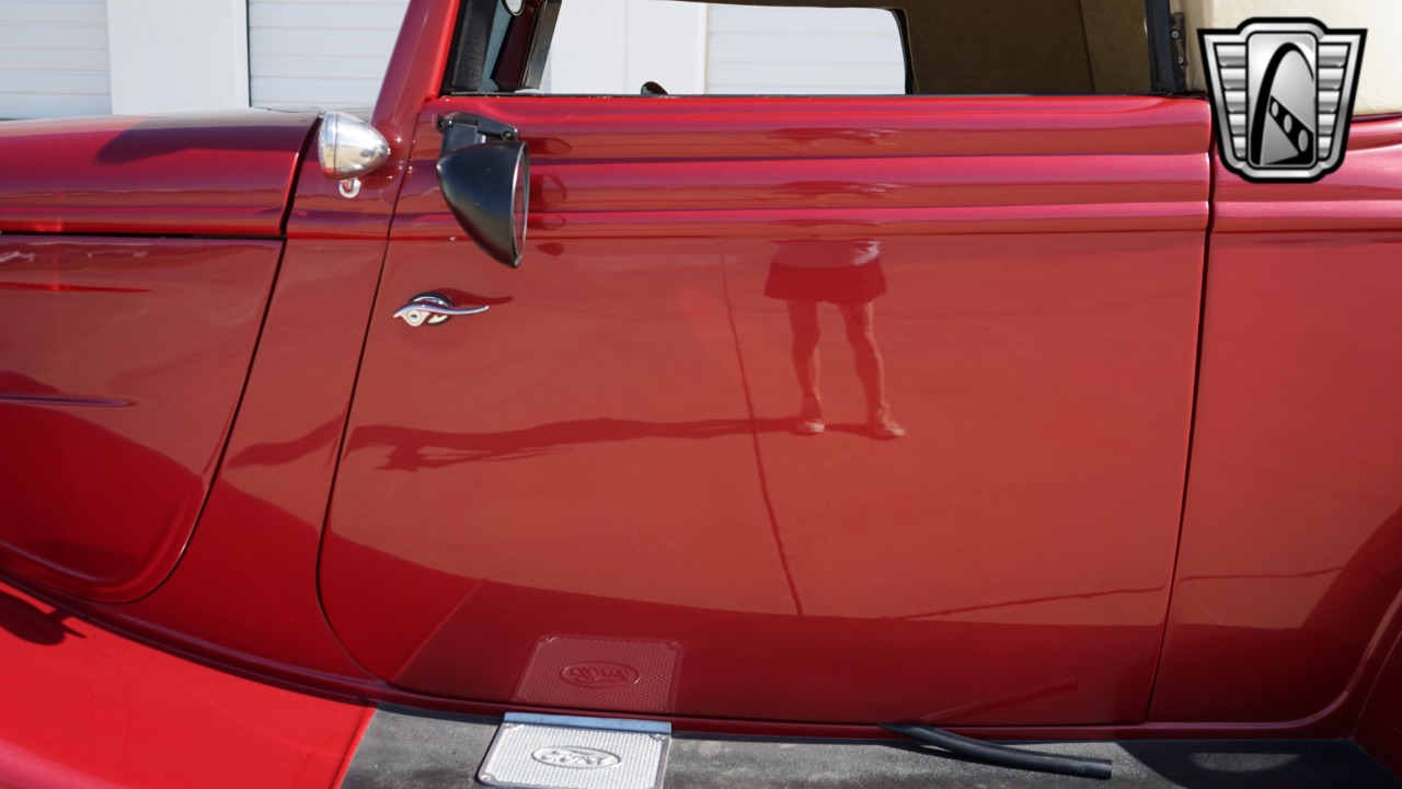 1934 Ford Coupe 53