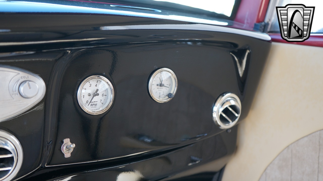 1934 Ford Coupe 81