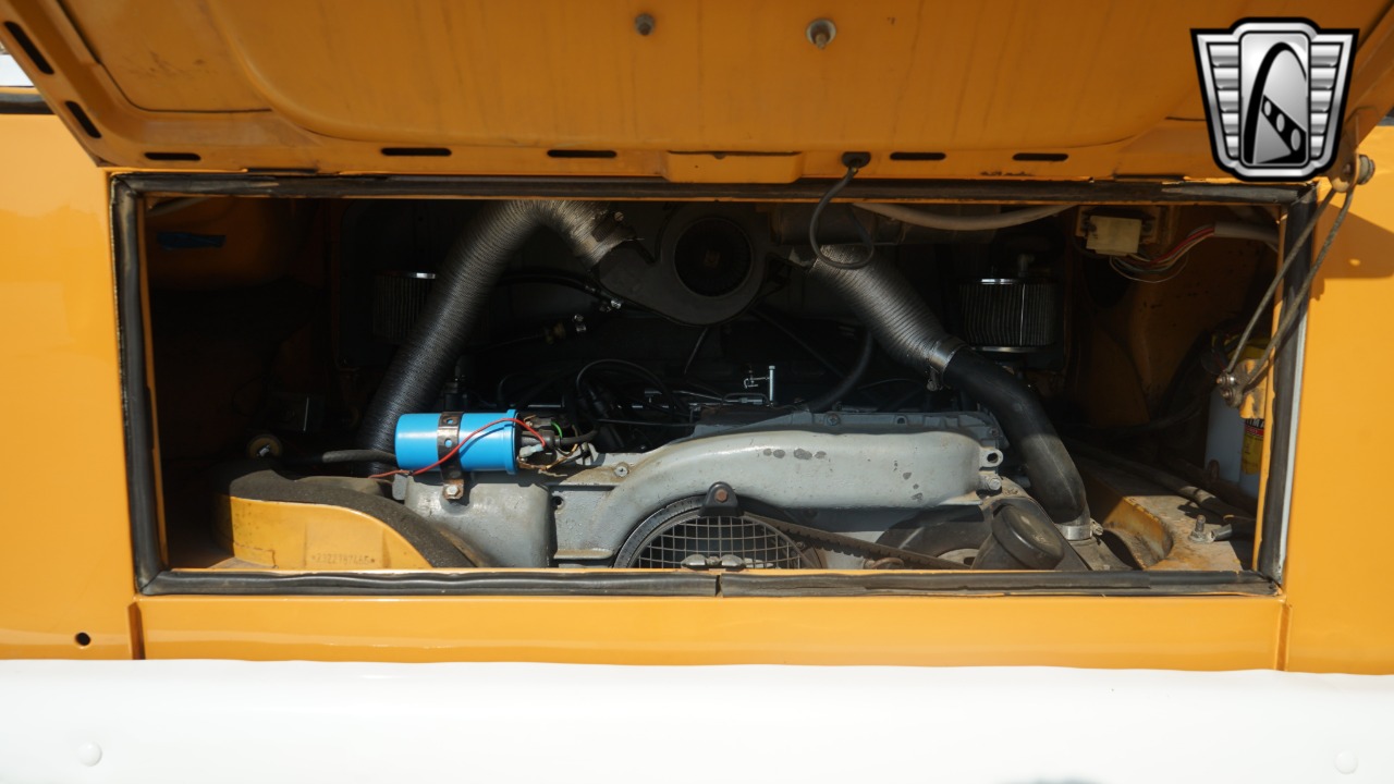 1972 Volkswagen Westfalia 24