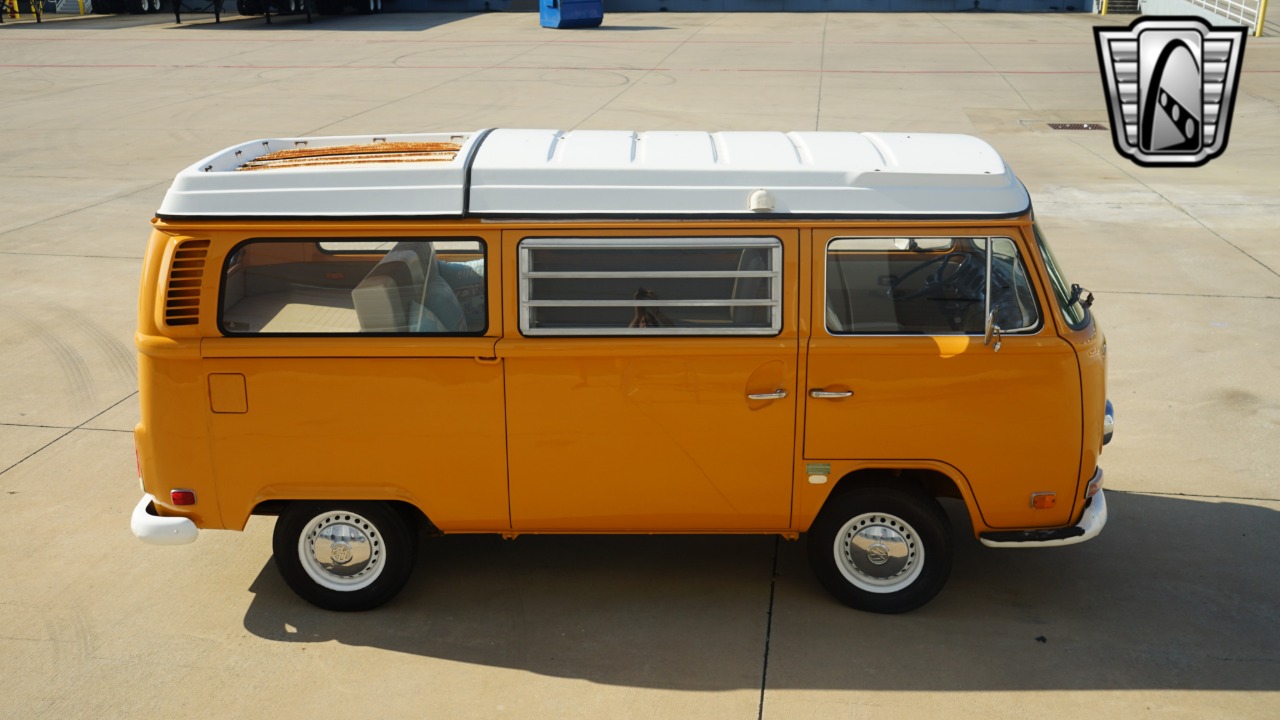 1972 Volkswagen Westfalia 38