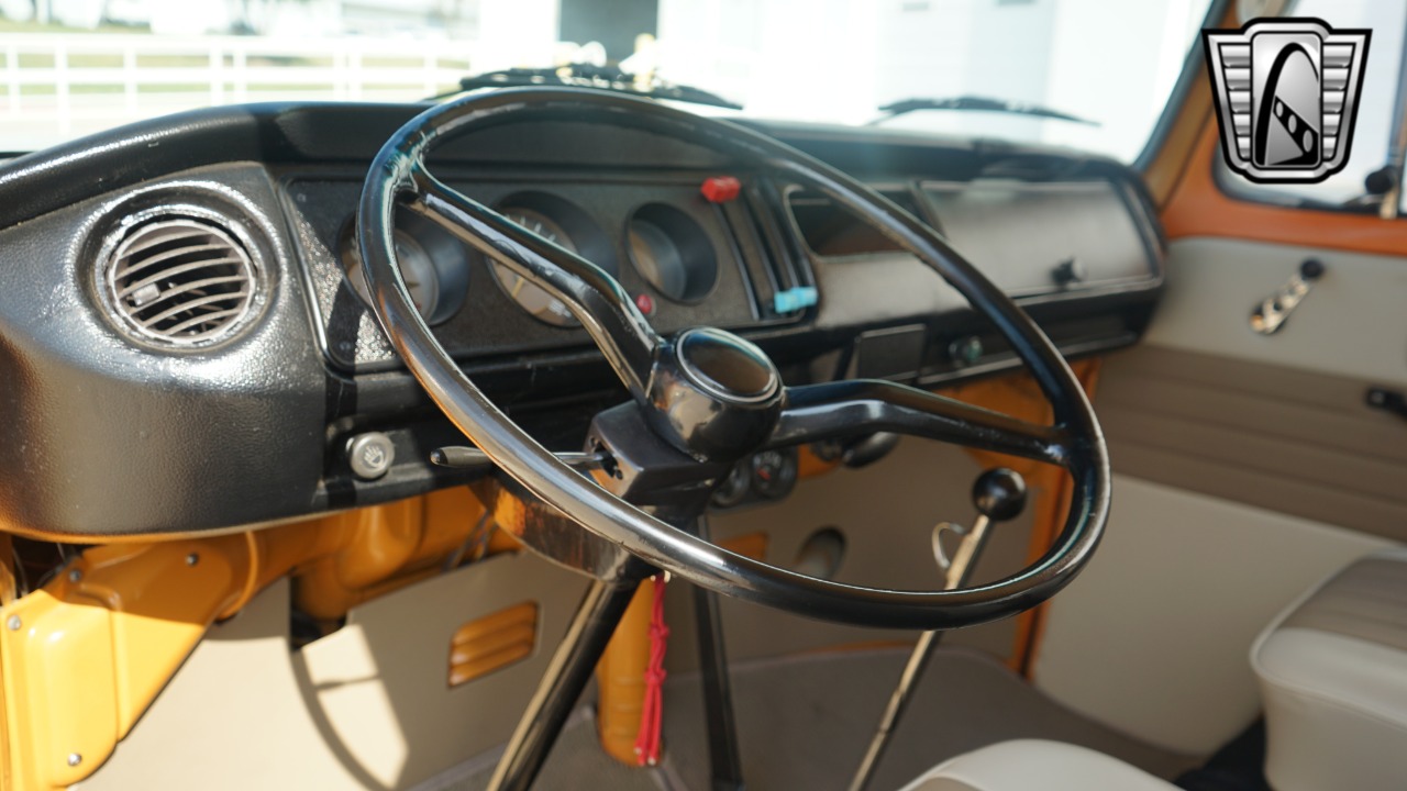 1972 Volkswagen Westfalia 82