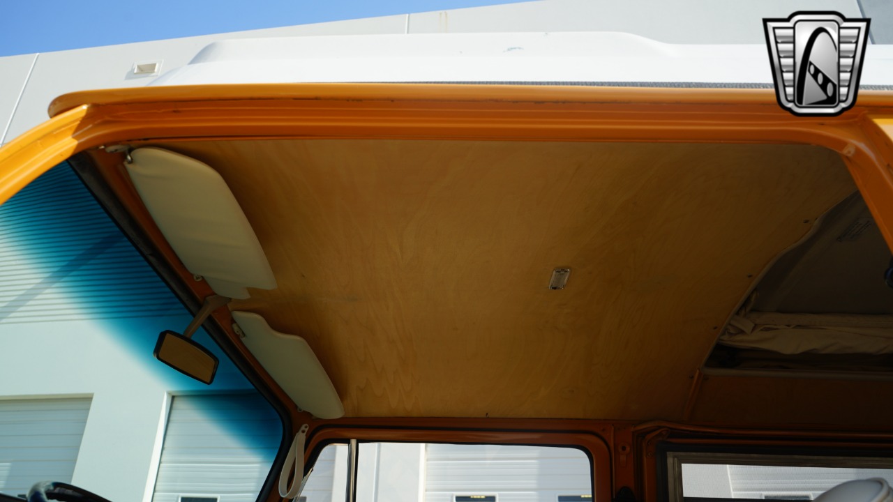 1972 Volkswagen Westfalia 17