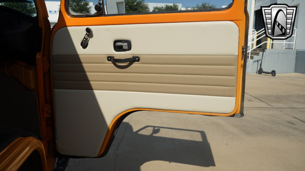 1972 Volkswagen Westfalia 84