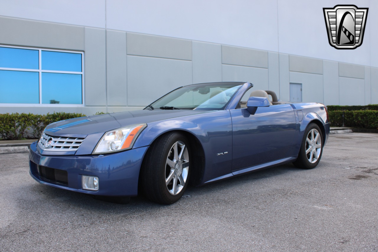 2005 Cadillac XLR 29