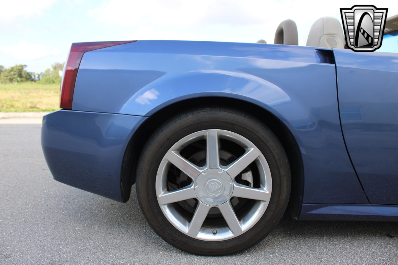 2005 Cadillac XLR 74