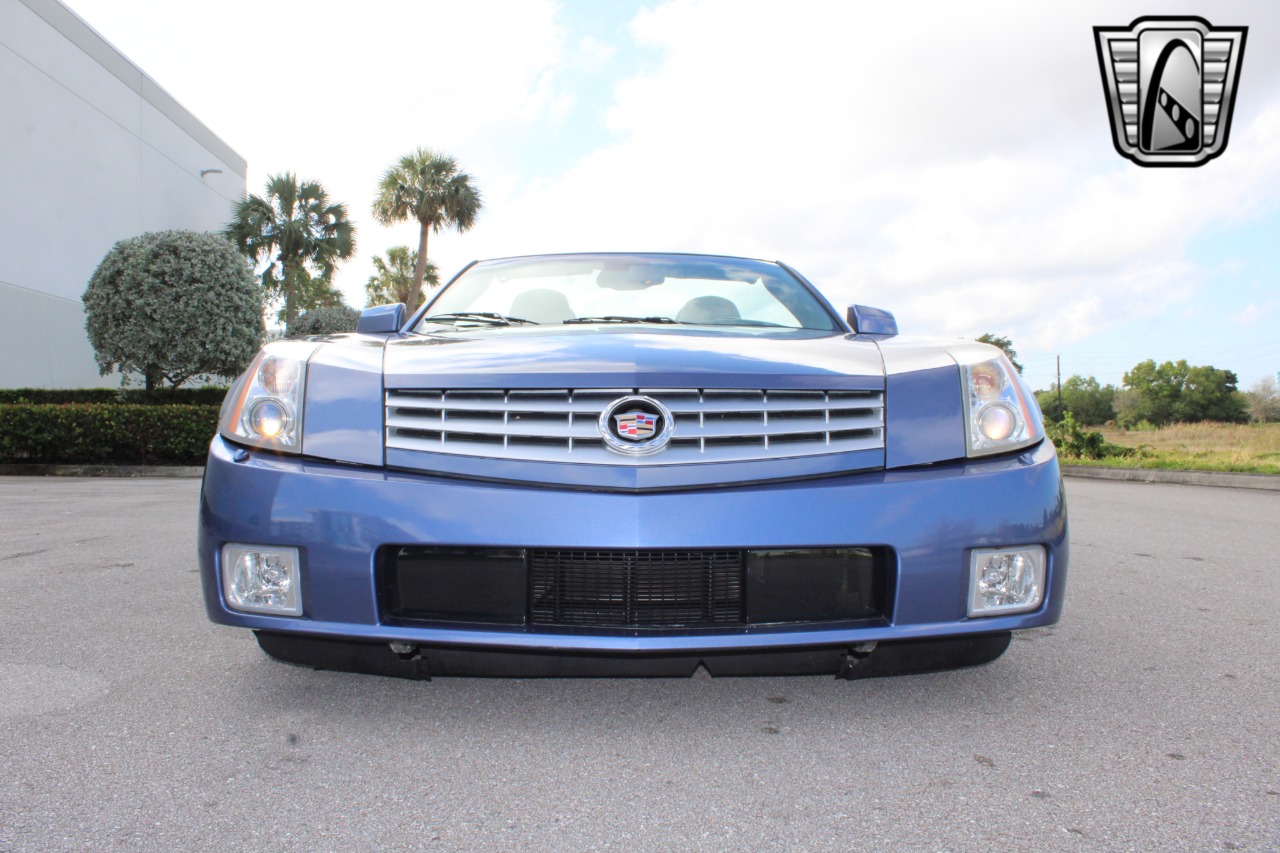 2005 Cadillac XLR 32
