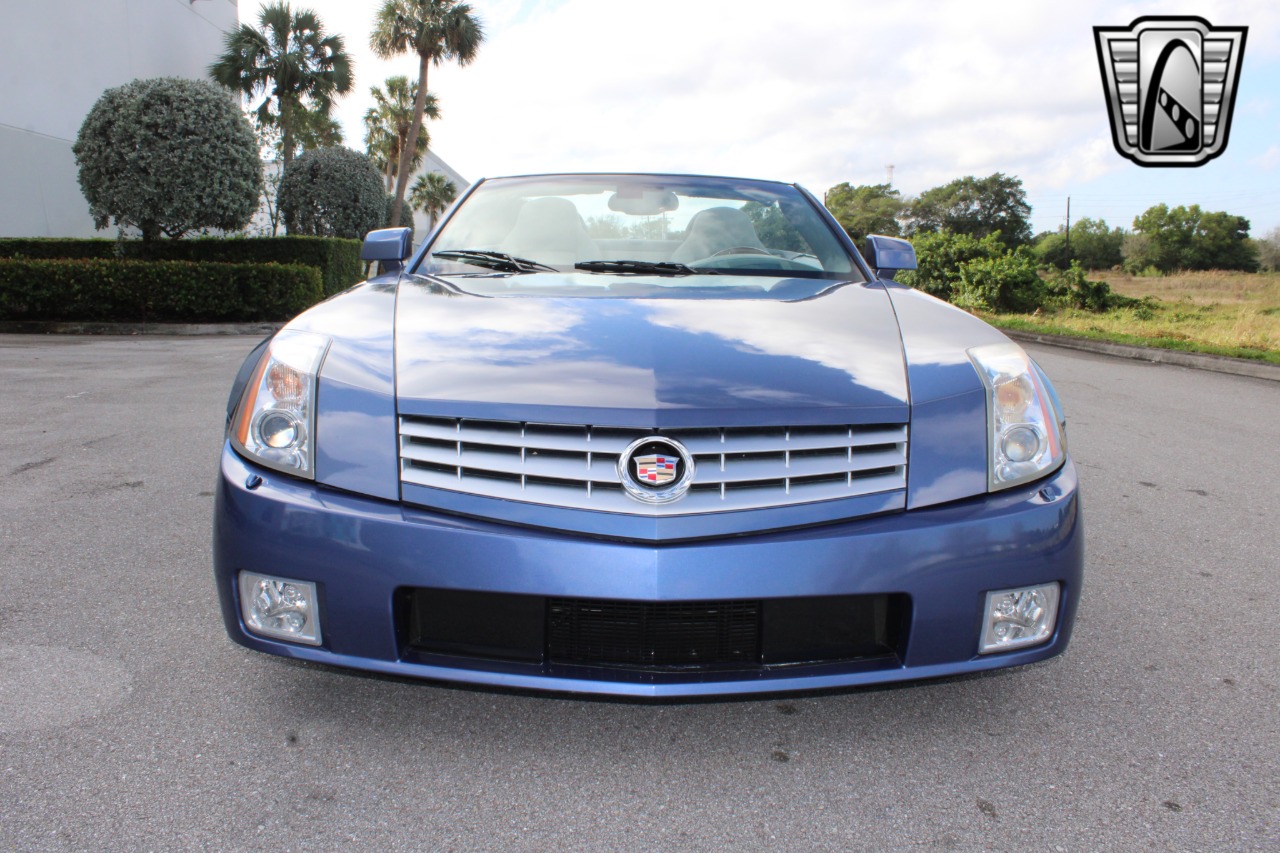 2005 Cadillac XLR 33