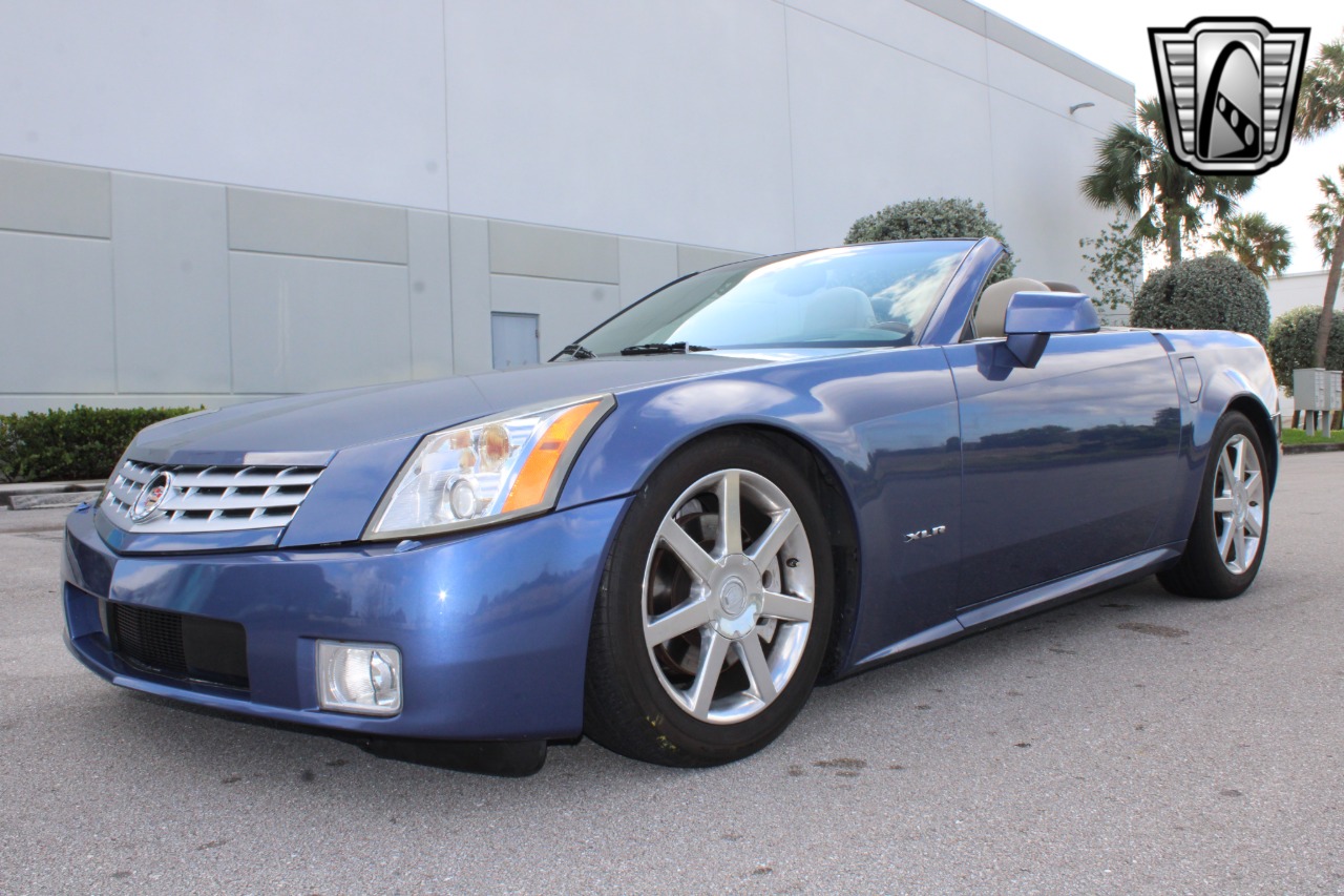 2005 Cadillac XLR 34