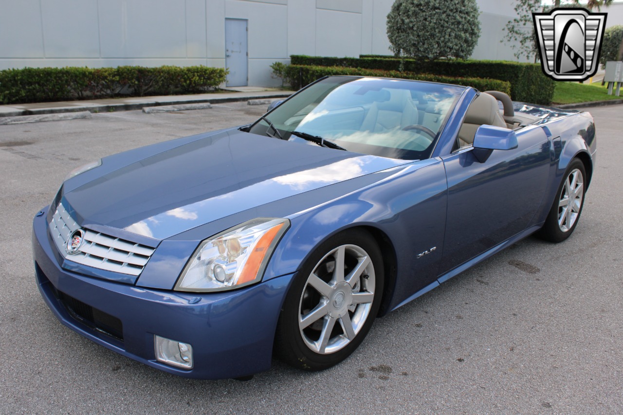2005 Cadillac XLR 36