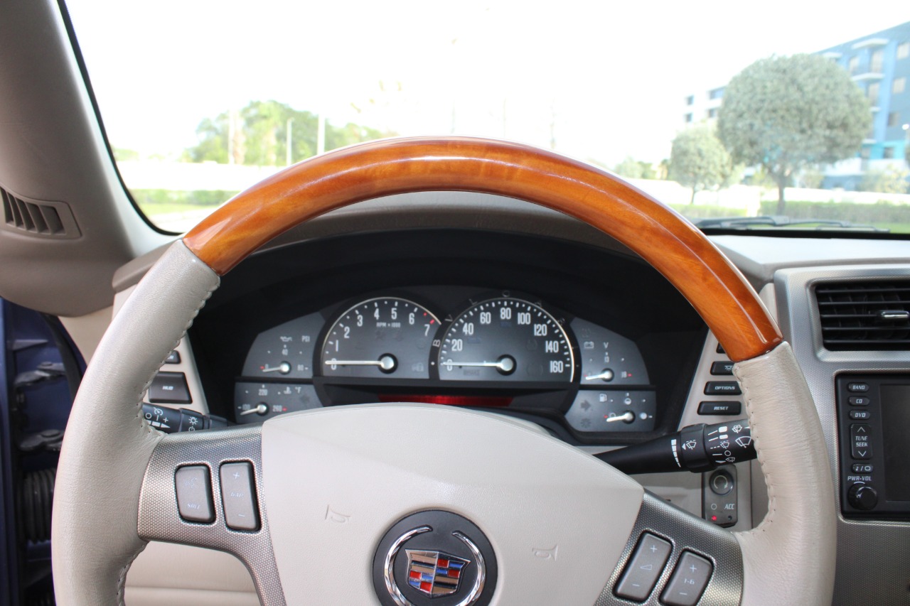 2005 Cadillac XLR 23