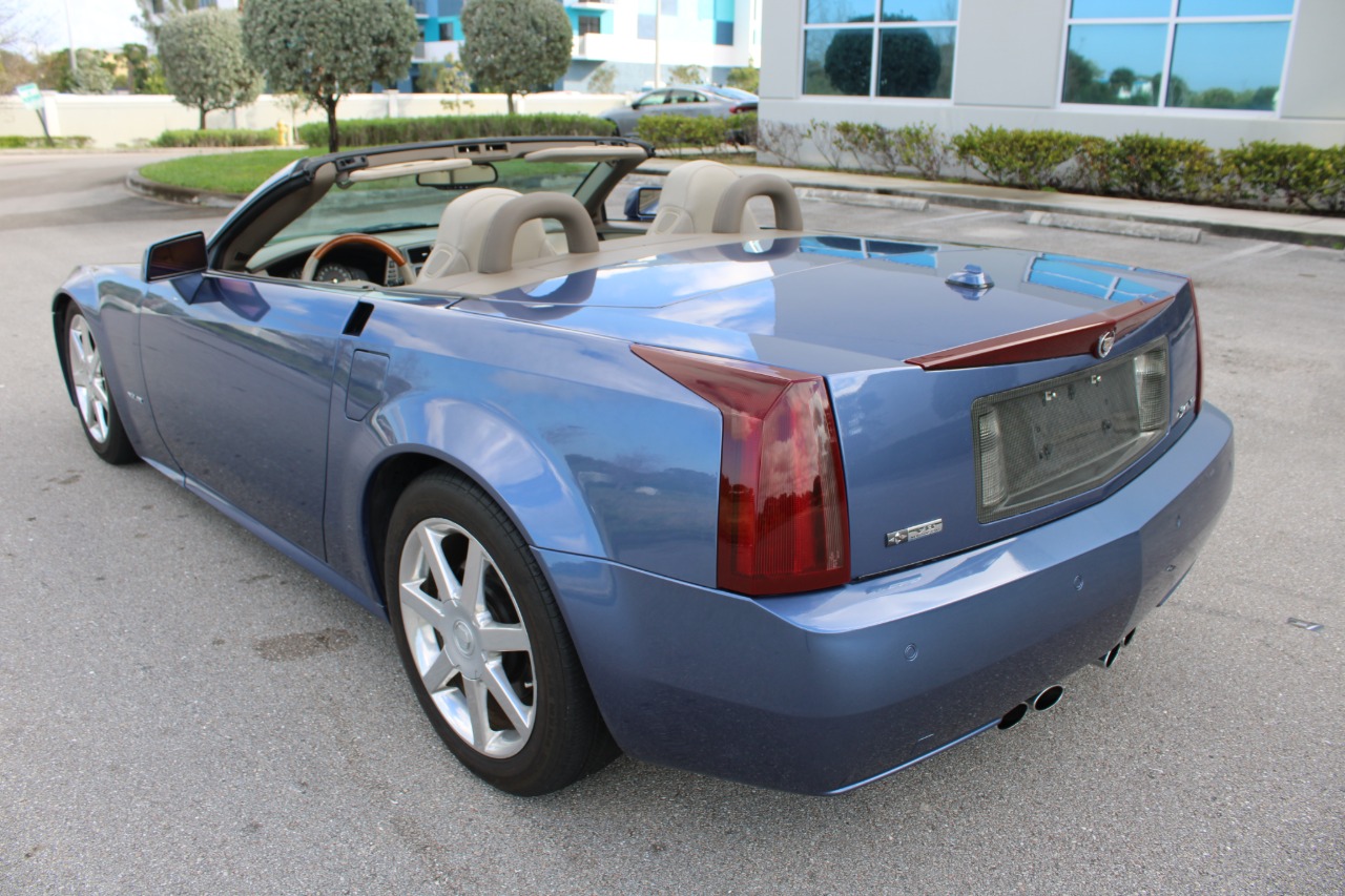 2005 Cadillac XLR 4