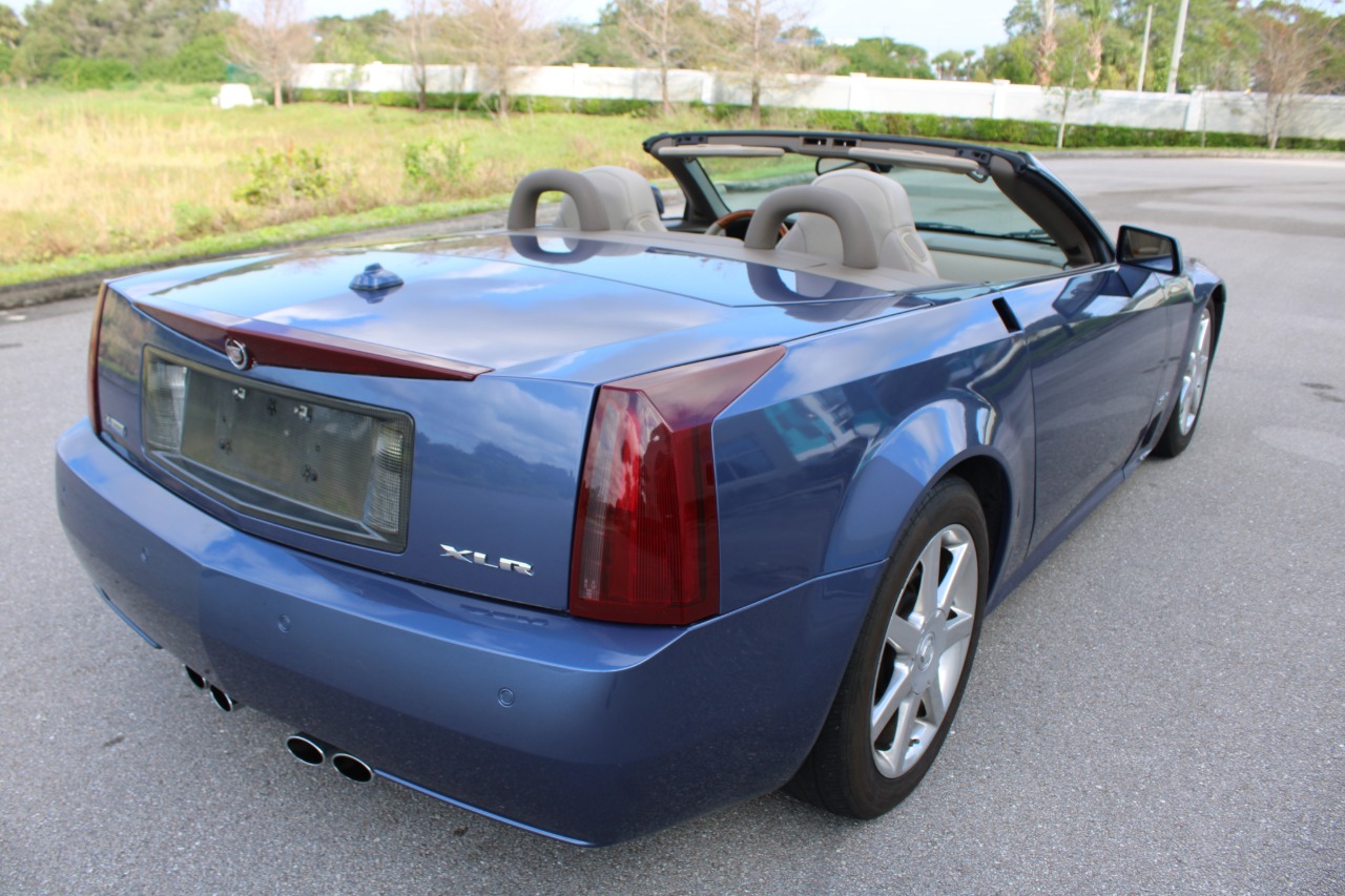 2005 Cadillac XLR 6