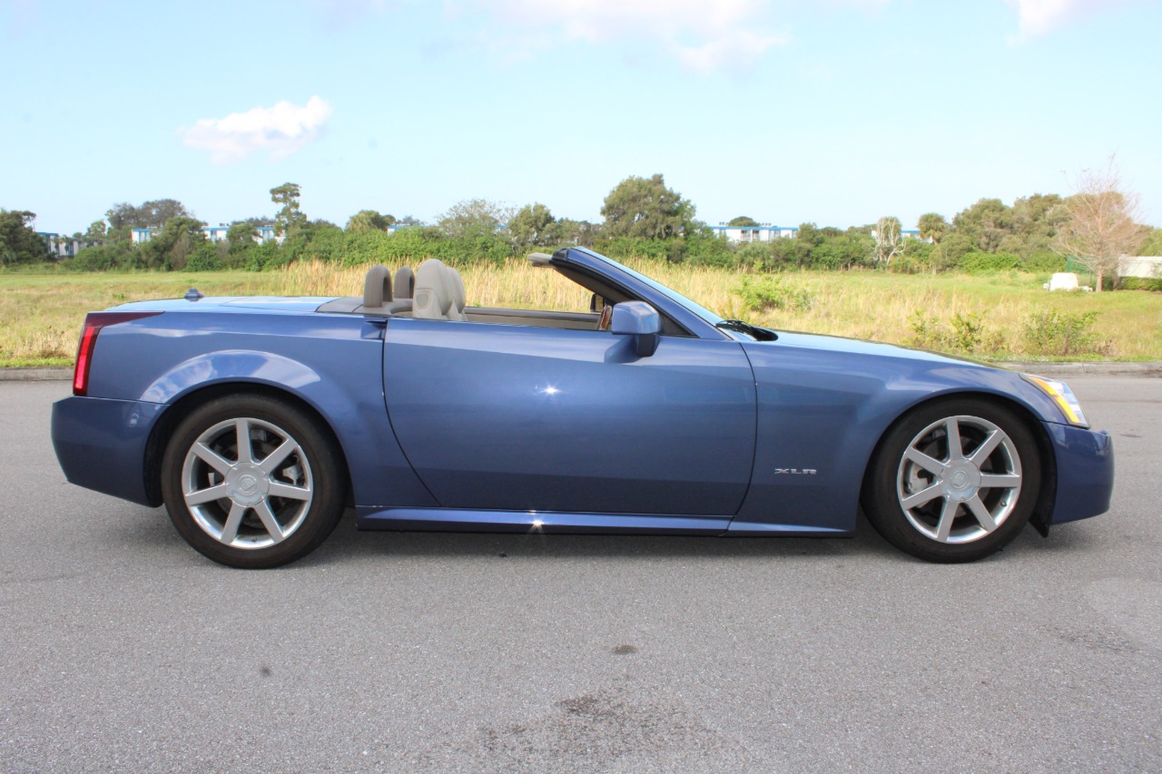 2005 Cadillac XLR 46