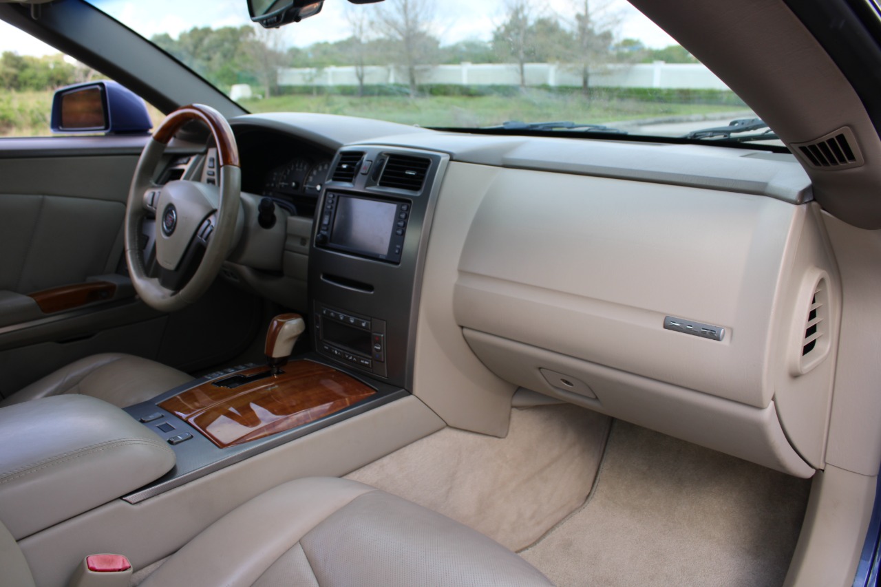 2005 Cadillac XLR 26