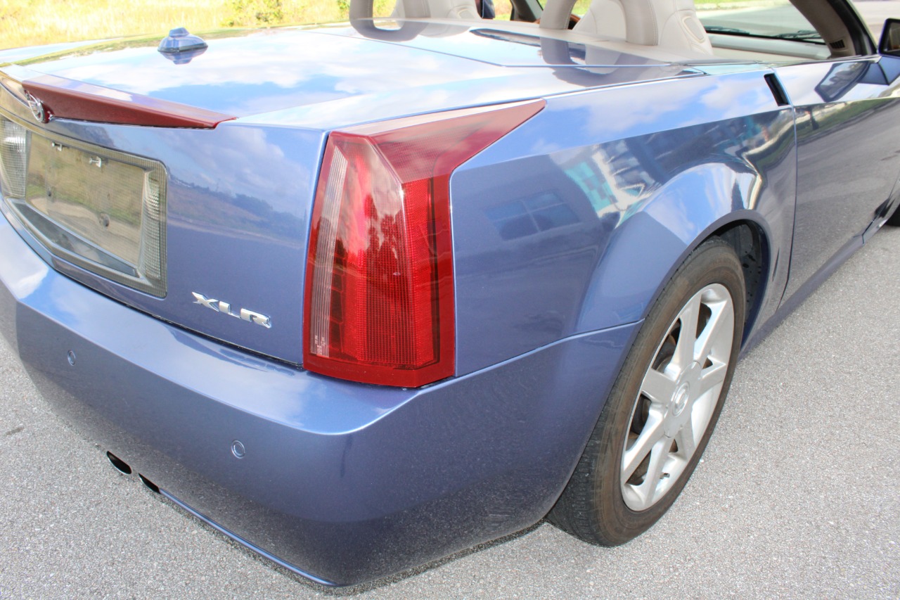 2005 Cadillac XLR 72