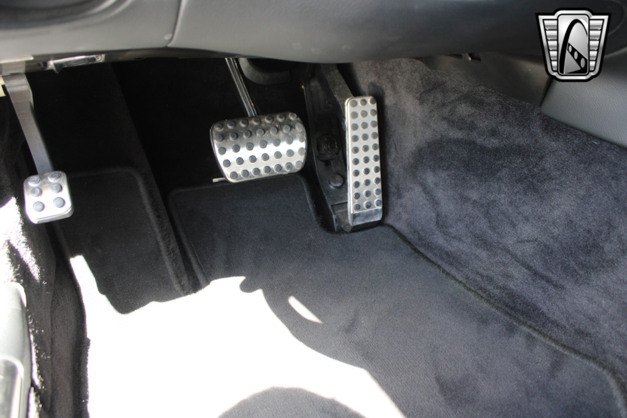 2011 Mercedes-Benz SL-Class 21