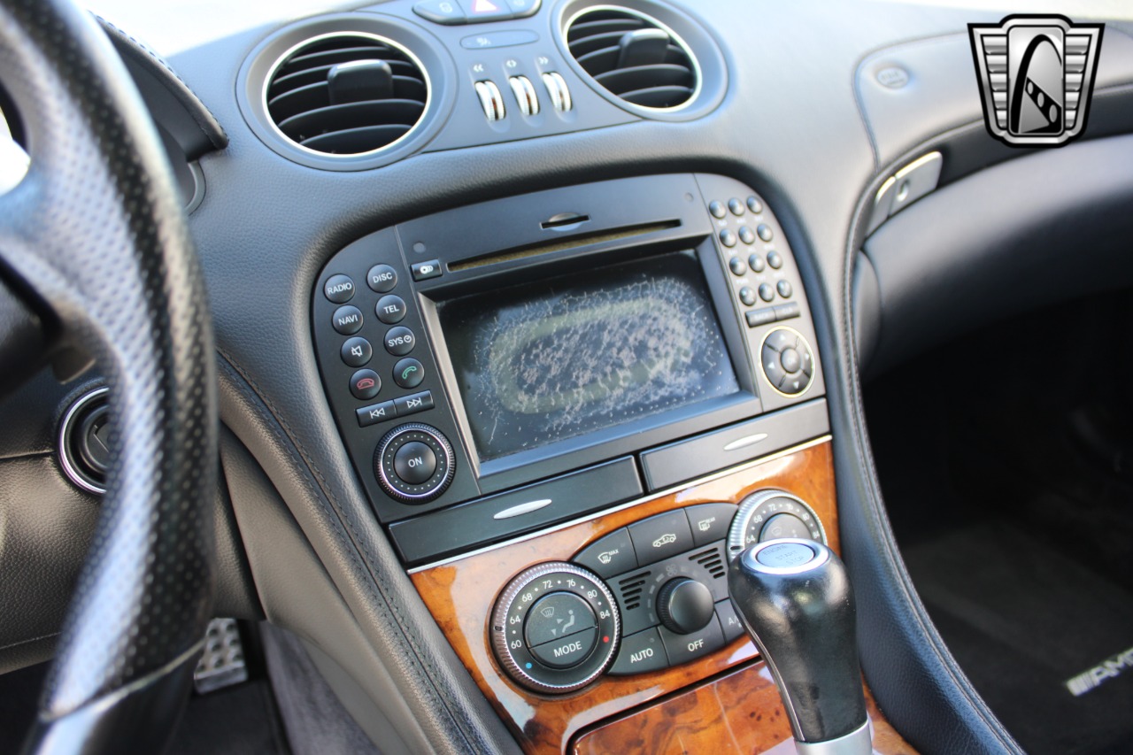 2011 Mercedes-Benz SL-Class 23