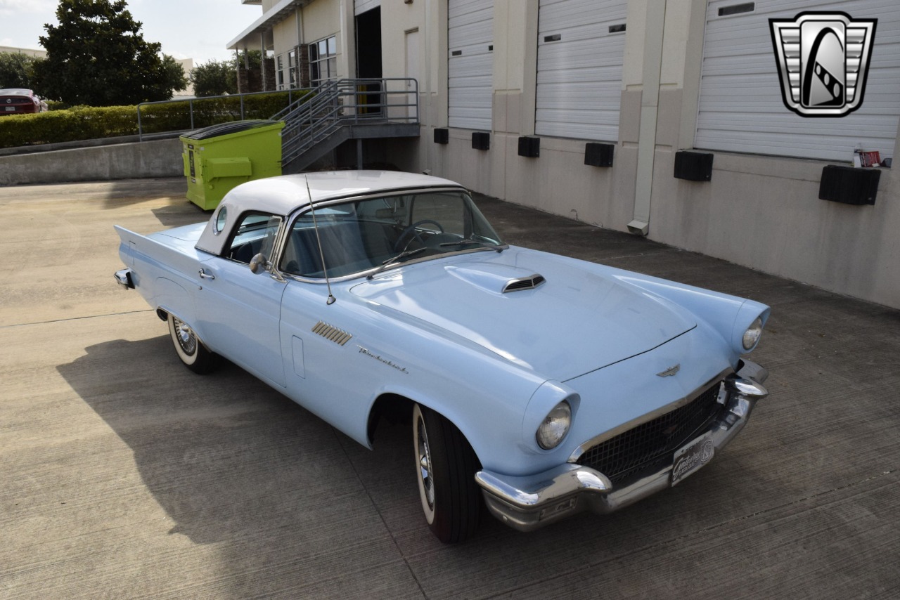 1957 Ford Thunderbird 52