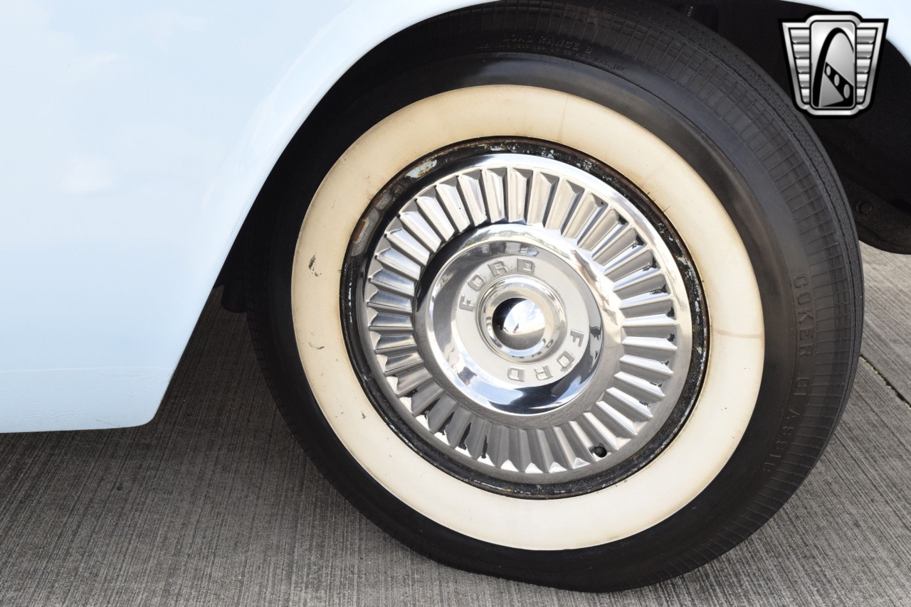 1957 Ford Thunderbird 73