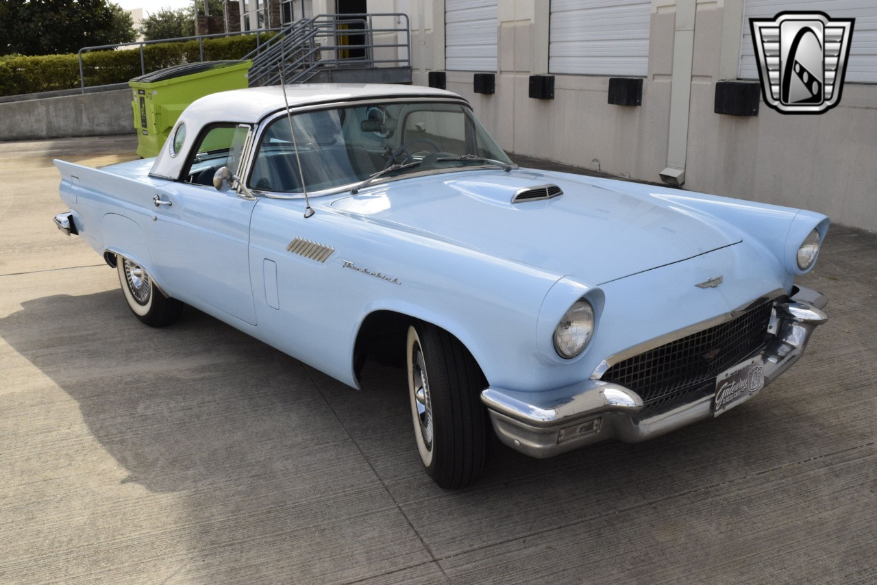 1957 Ford Thunderbird 53